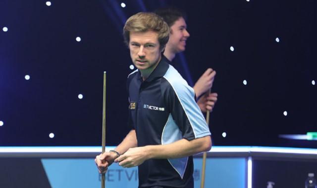 中显得略显 中显得略显