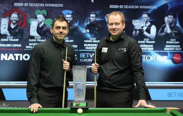 舞台上迎来 舞台上迎来